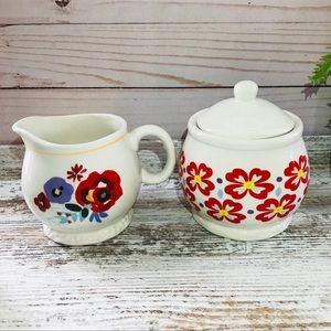 Pioneer woman cream and sugar containers